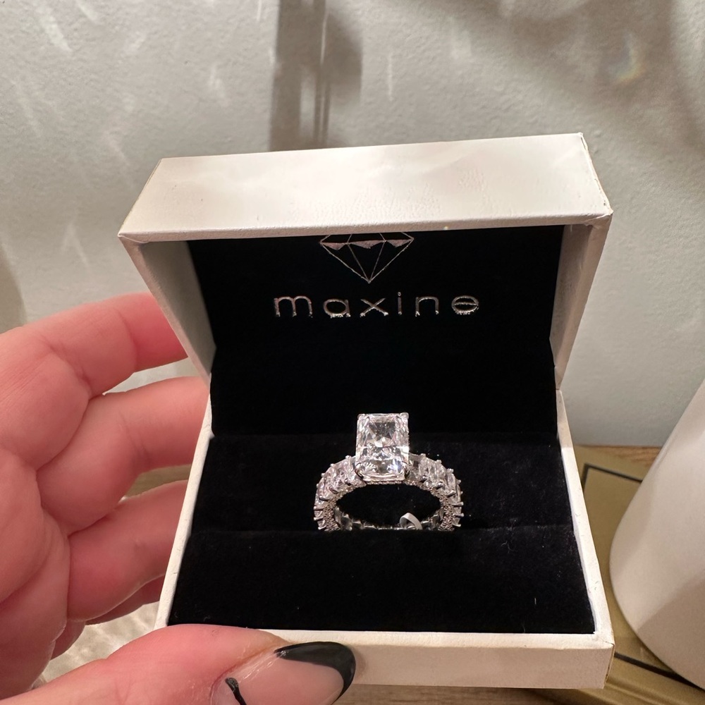 Gorgeous 4.0 Carat Radiant Cut Engagement Ring In Sterling Silver